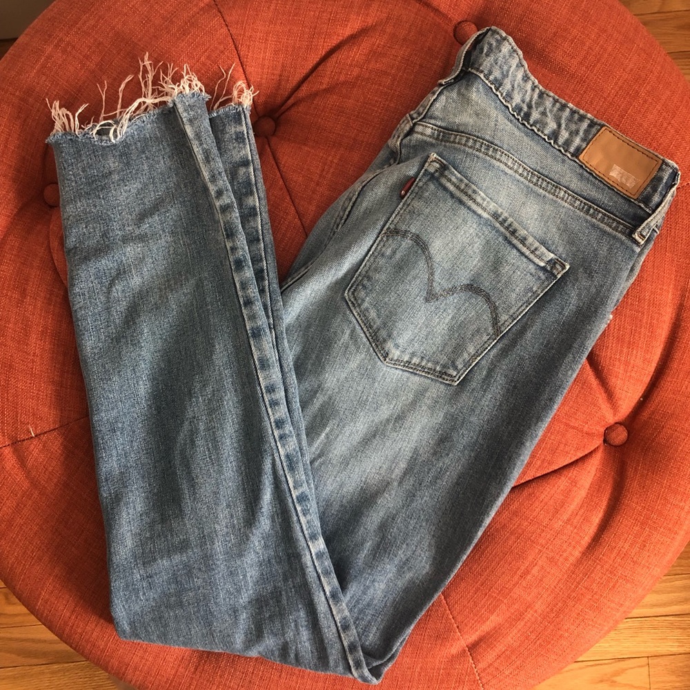 Levi’s high rise skinny light wash jeans